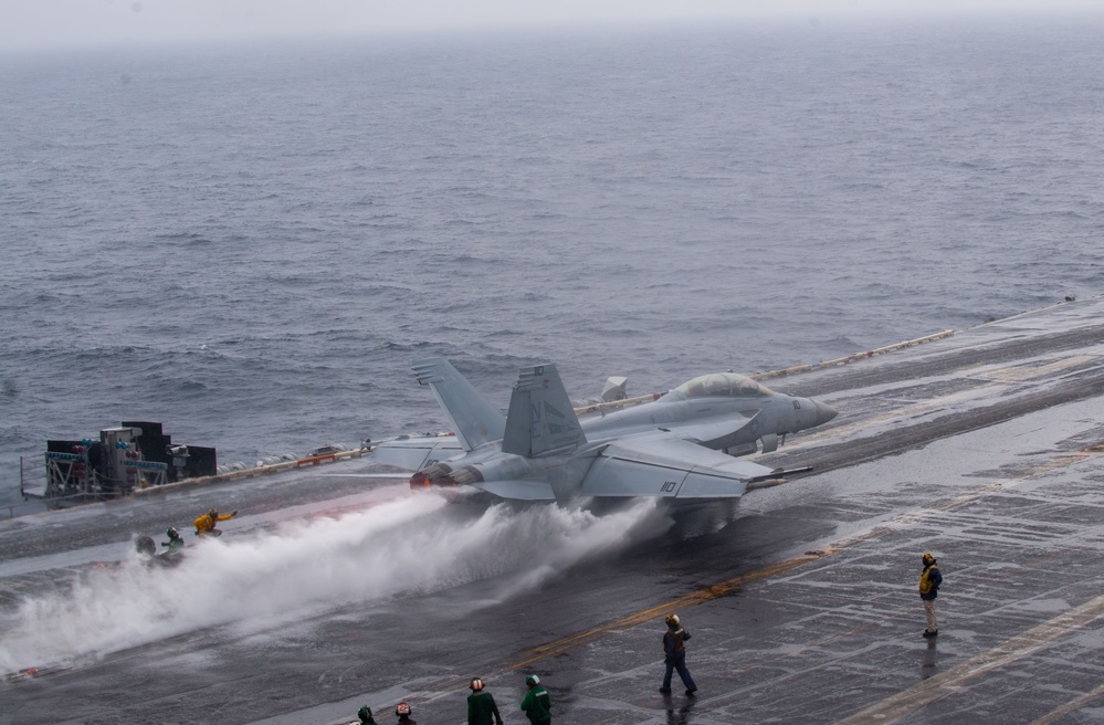 USS Carl Vinson (CVN 70) Conducts Routine Flight Operations in the South China Sea