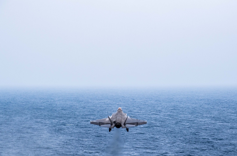 USS Carl Vinson (CVN 70) Conducts Routine Flight Operations in the South China Sea