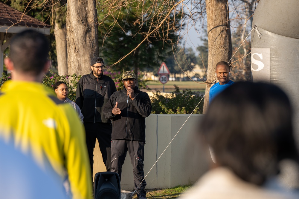 Titans honor 'Four Chaplains' during 5K