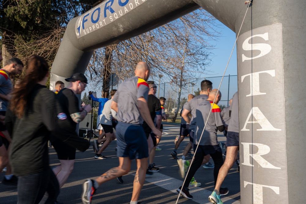 Titans honor 'Four Chaplains' during 5K