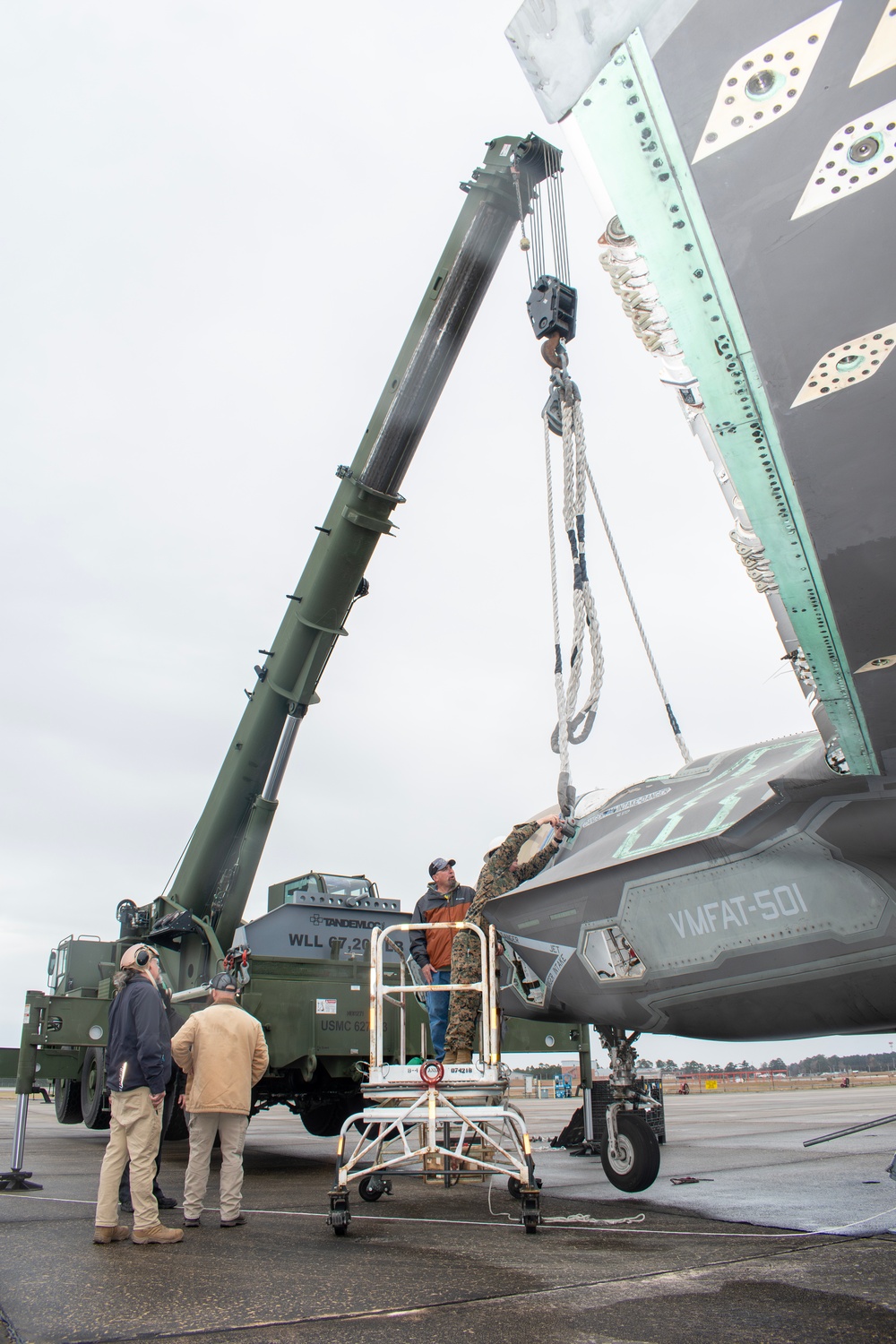 FRCE supports Marine F-35 recovery training