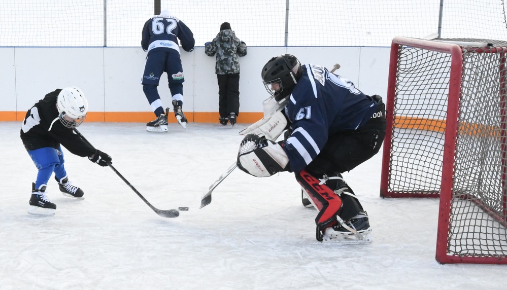 Fort Drum residents welcome Wolves on home ice