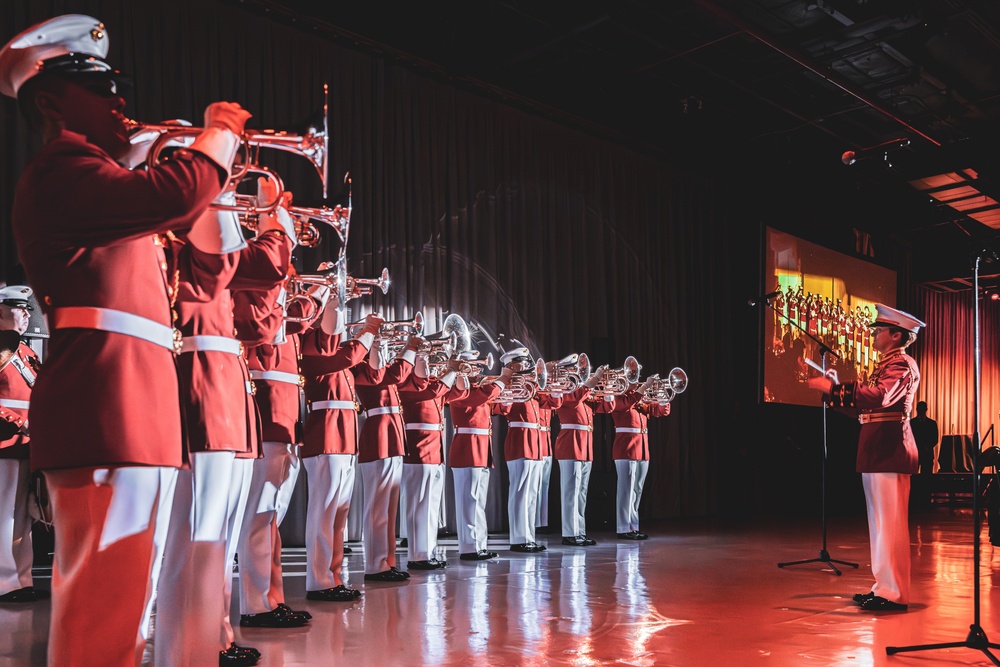 Commandant, Gen. Smith, Attends Intrepid Gala