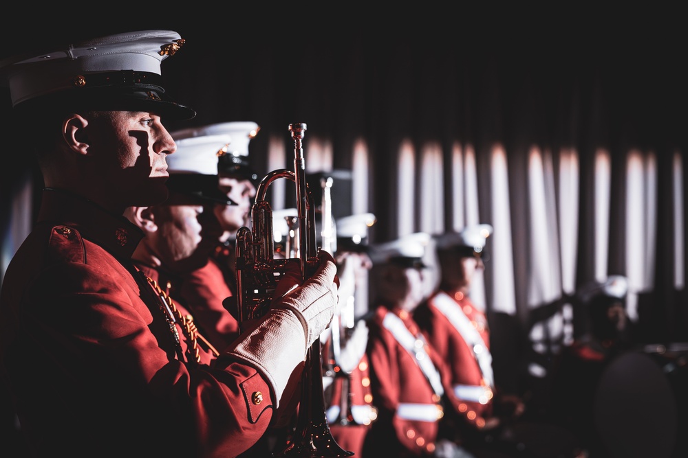 Commandant, Gen. Smith, Attends Intrepid Gala