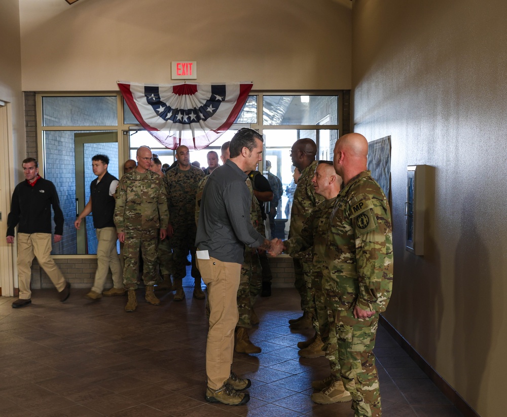 The Secretary of Defense visits Soldiers at the Southern Border