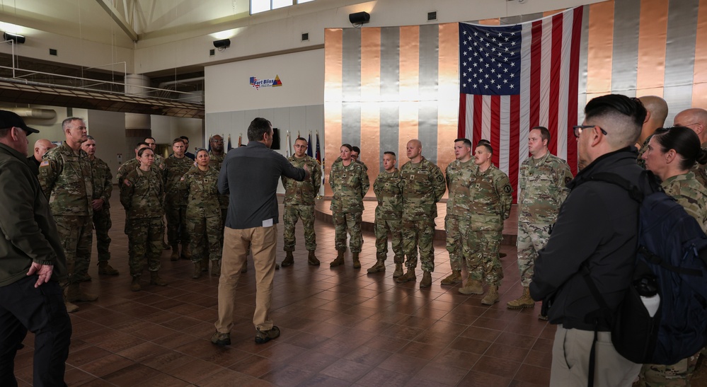 The Secretary of Defense visits Soldiers at the Southern Border