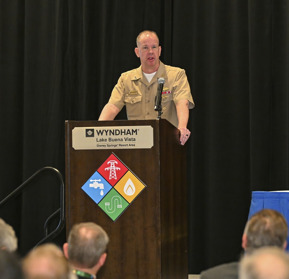 NAVFAC Commander Addresses Utilities Privatization Workshop