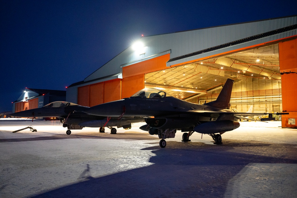 18th EFGS ready F-16s for Operation NOBLE DEFENDER