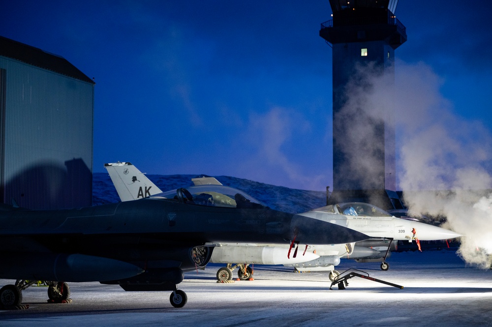 18th EFGS ready F-16s for Operation NOBLE DEFENDER