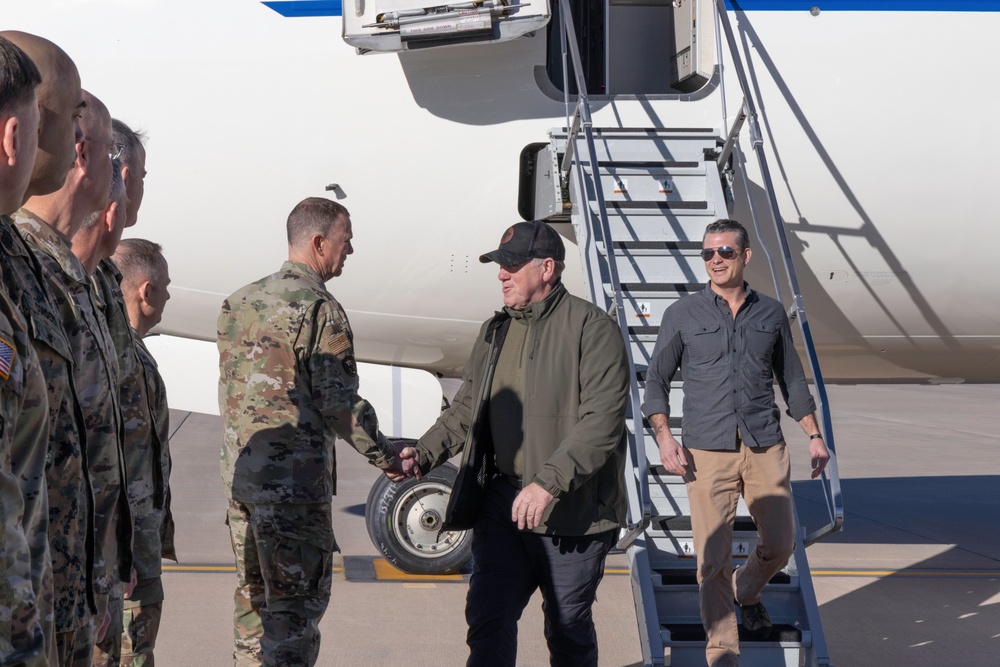 U.S. Secretary of Defense visits Fort Bliss, Southern Border