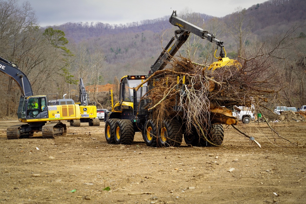 Waterway Debris Removal Operations Continue in Buncombe County, North Carolina (4)