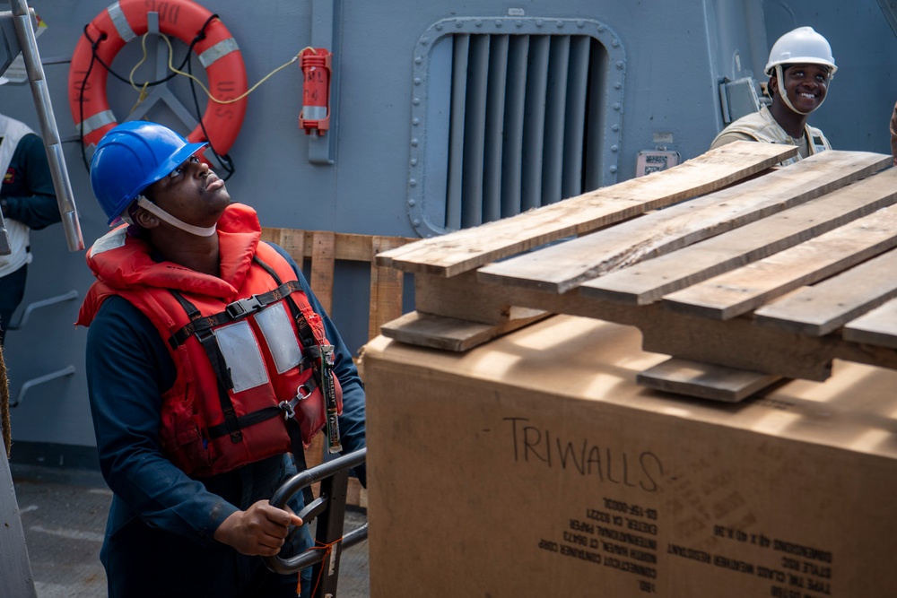 USS Sterett conducts routine operations as part of the Carl Vinson Carrier Strike Group