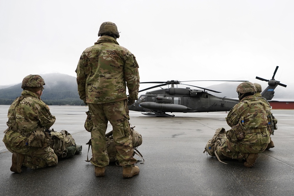 AKARNG infantry and aviators team up during winter FTX