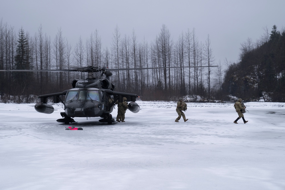 AKARNG infantry and aviators team up during winter FTX