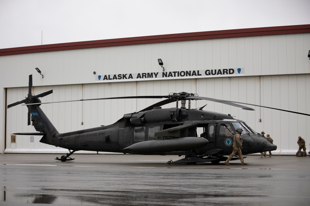 AKARNG infantry and aviators team up during winter FTX