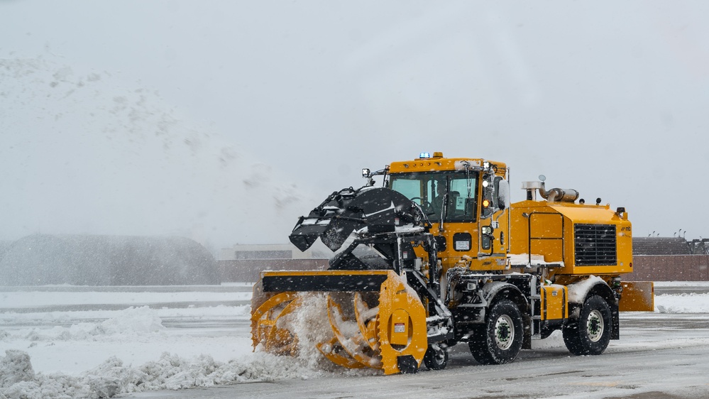 51st CES clears the way for airpower in any weather