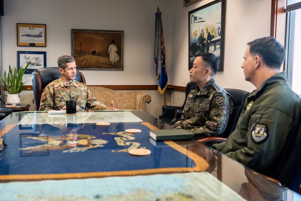 Furthering interoperability: ROKA 112th MIB, 25th FS integrate