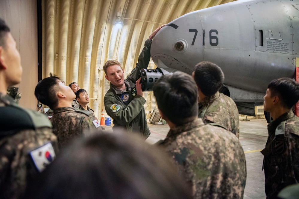 Furthering interoperability: ROKA 112th MIB, 25th FS integrate