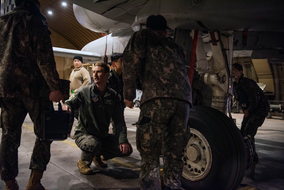 Furthering interoperability: ROKA 112th MIB, 25th FS integrate