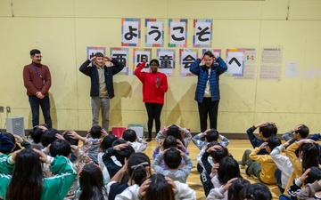 Sailors visit Kosai Jido-kan