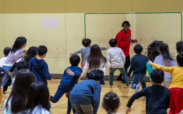 Sailors visit Kosai Jido-kan