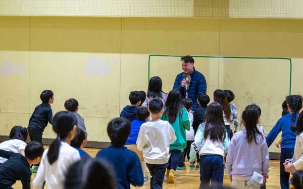 Sailors visit Kosai Jido-kan