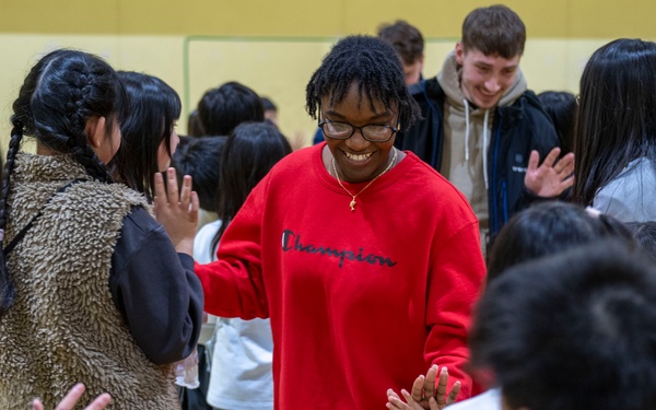 Sailors visit Kosai Jido-kan
