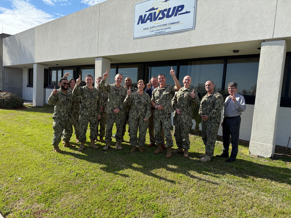 NAVSUP Deputy Commander visits NAVSUP FLCJ