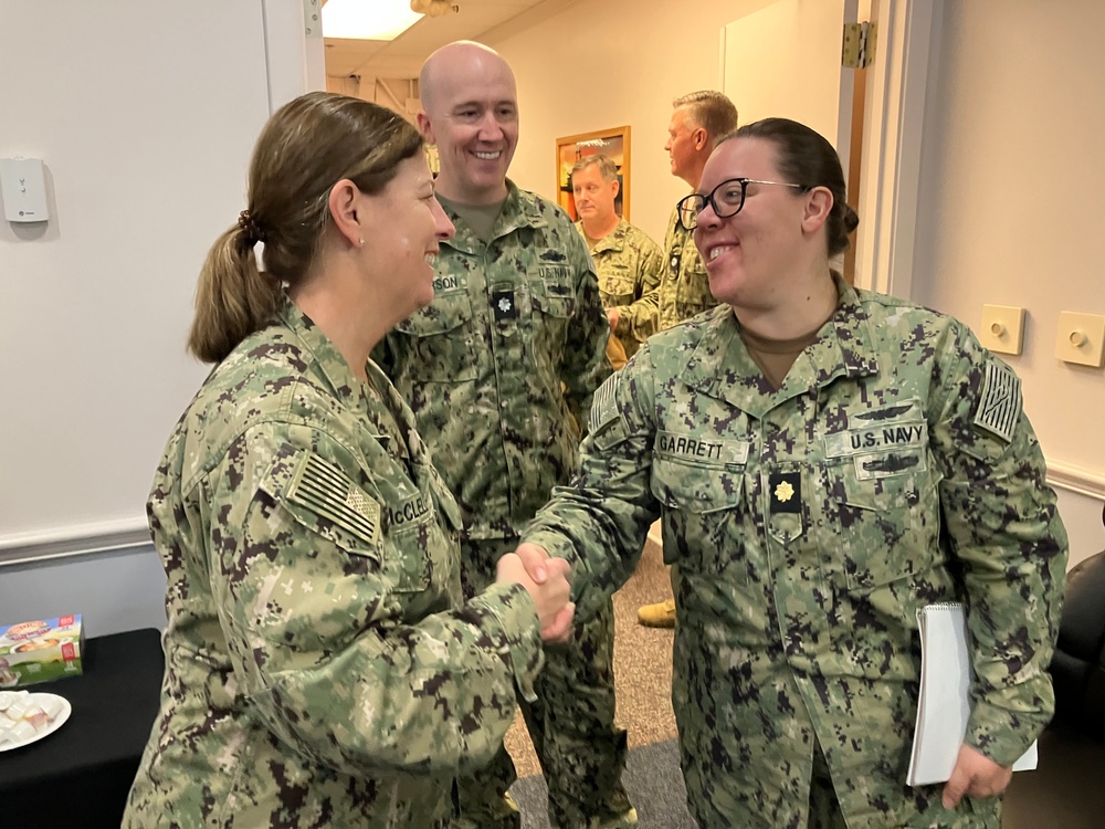 NAVSUP Deputy Commander visits NAVSUP FLCJ