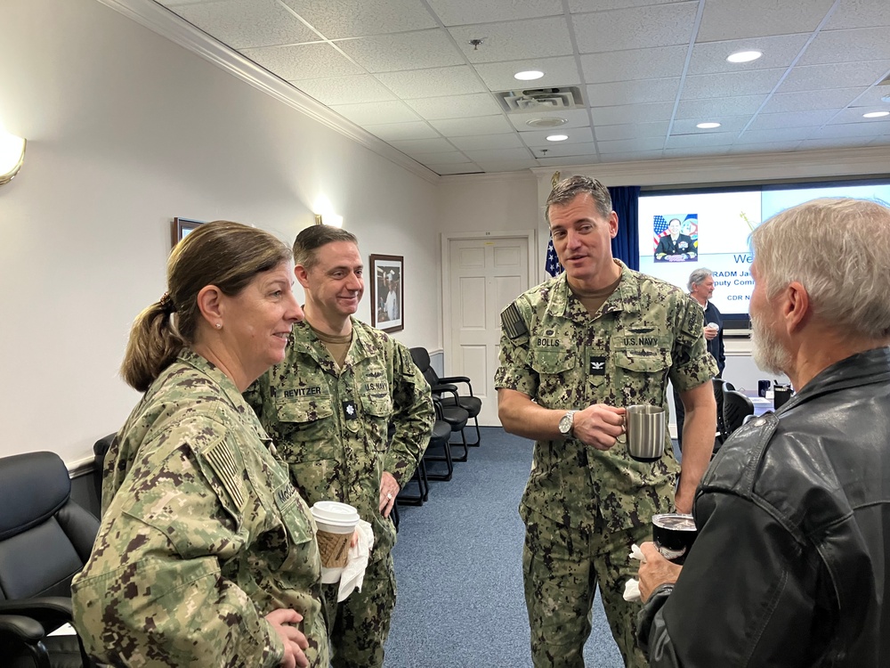 NAVSUP Deputy Commander visits NAVSUP FLCJ