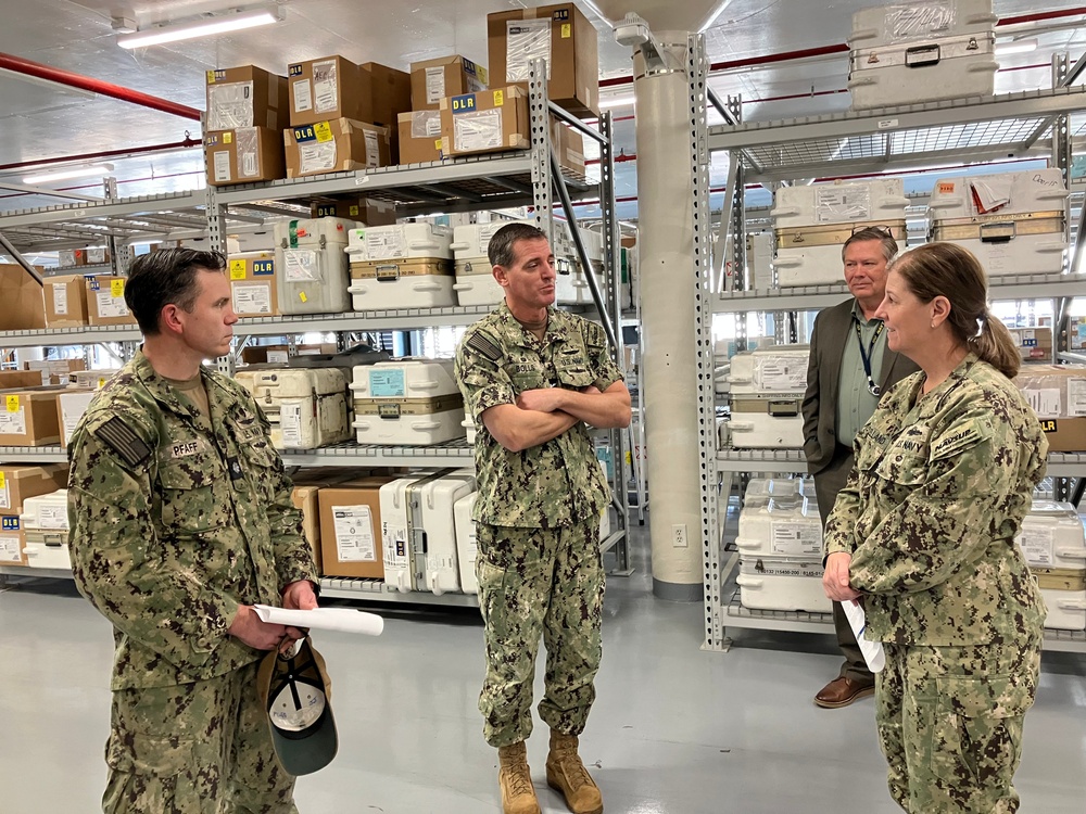 NAVSUP Deputy Commander visits NAVSUP FLCJ