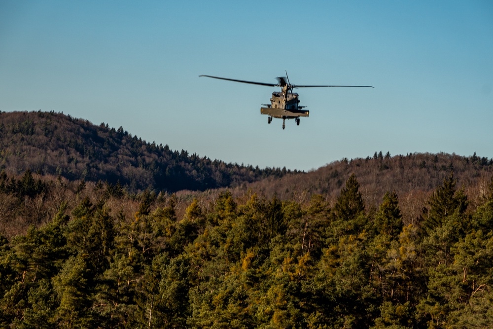 1st Air Cavalry Brigade takes flight during Exercise Combined Resolve