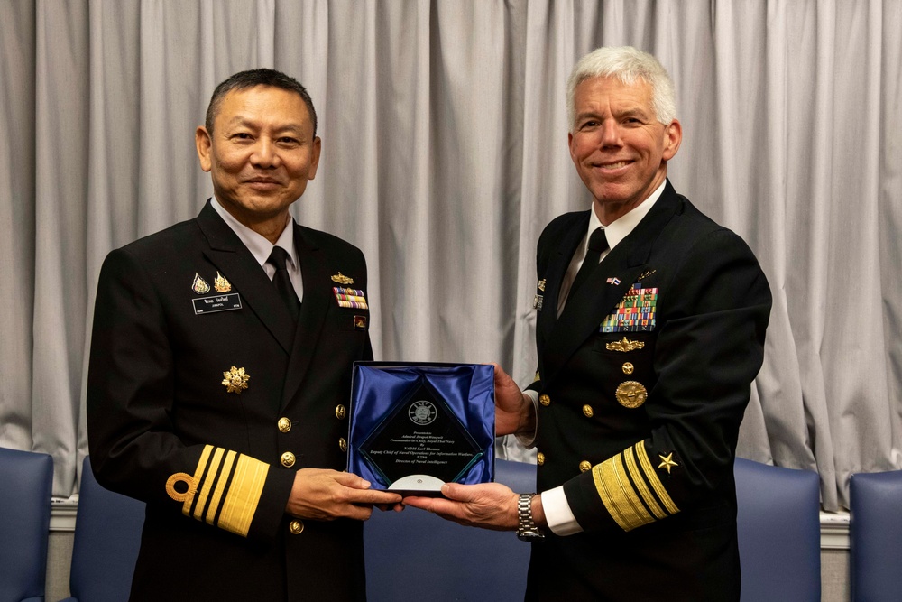 Commander-in-Chief of the Royal Thai Navy Meets With Navy Leaders At The Pentagon