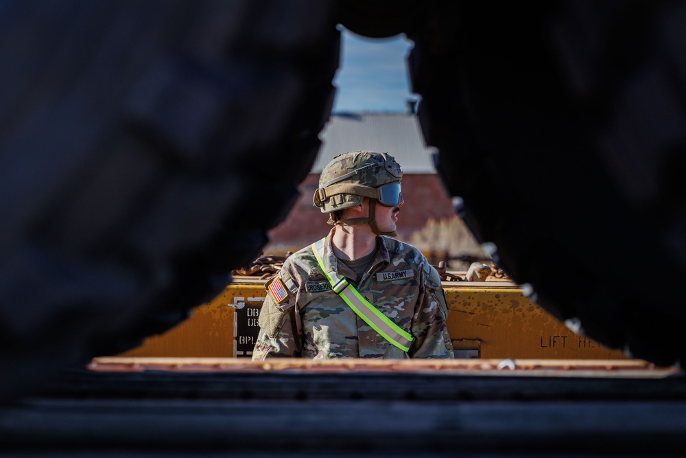 1-14 Soldiers Conduct Railhead Ops