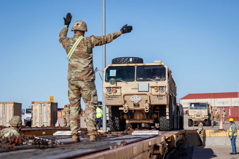 1-14 Soldiers Conduct Railhead Ops