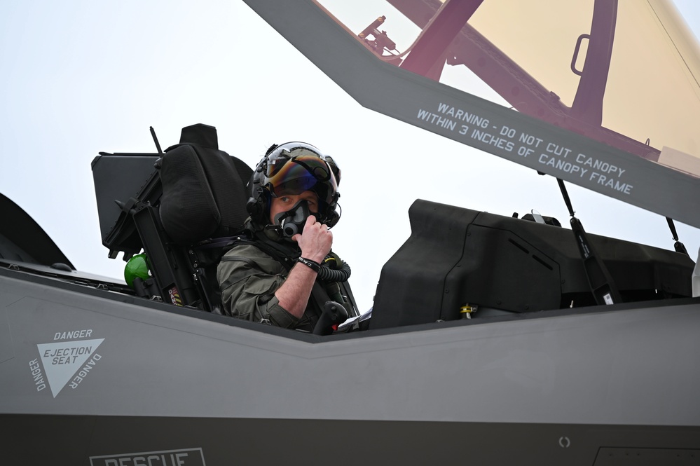 Polish pilot executes first F-35 flight at Ebbing ANGB