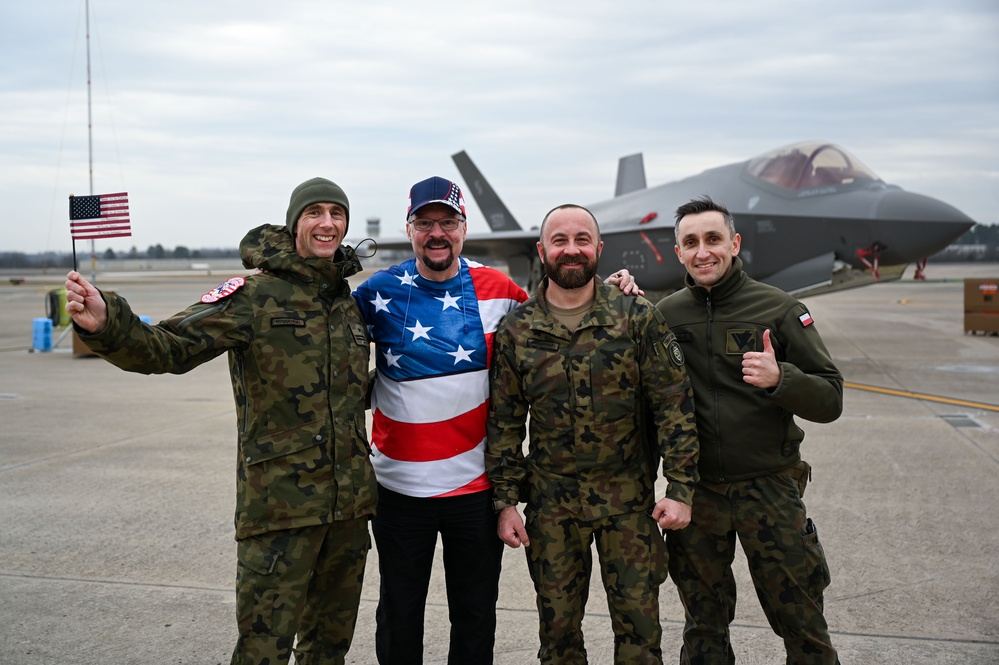 Polish pilot executes first F-35 flight at Ebbing ANGB