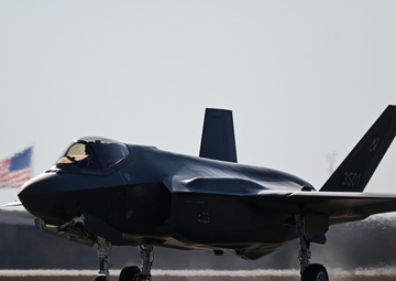 Polish pilot executes first F-35 flight at Ebbing ANGB