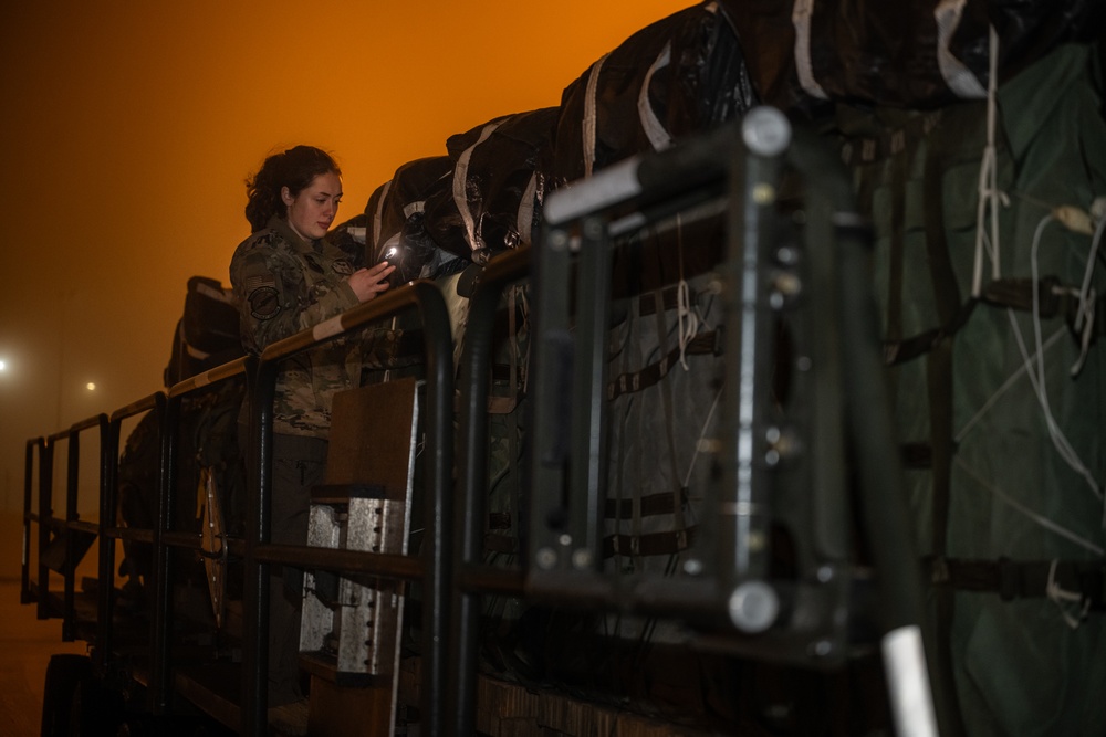 317 AW delivers tactical airlift during joint Arctic exercise