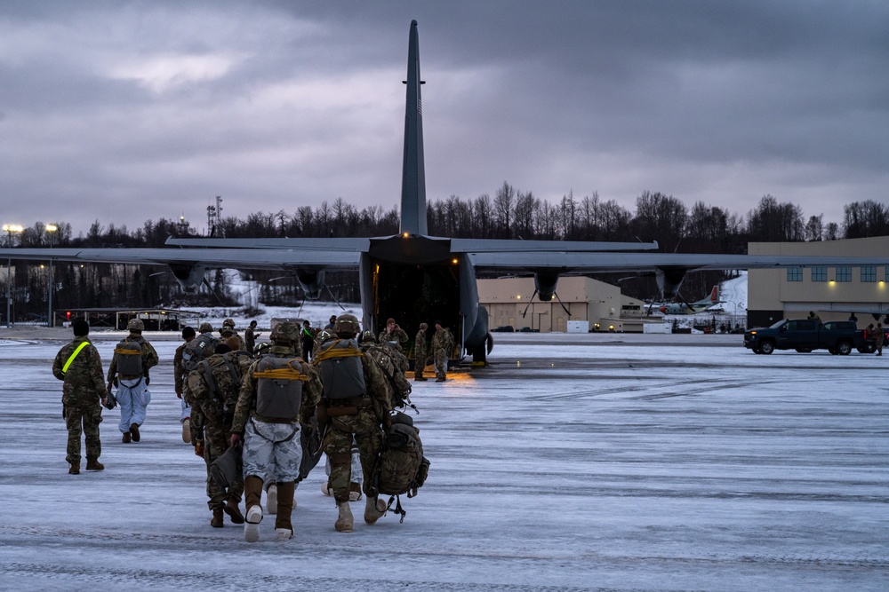 317 AW delivers tactical airlift during joint Arctic exercise