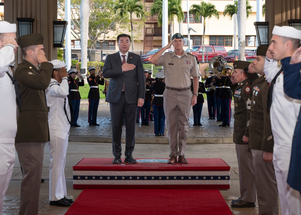 Mongolian Minister of Defense visits U.S. Indo-Pacific Command