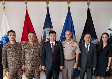 Mongolian Minister of Defense visits U.S. Indo-Pacific Command