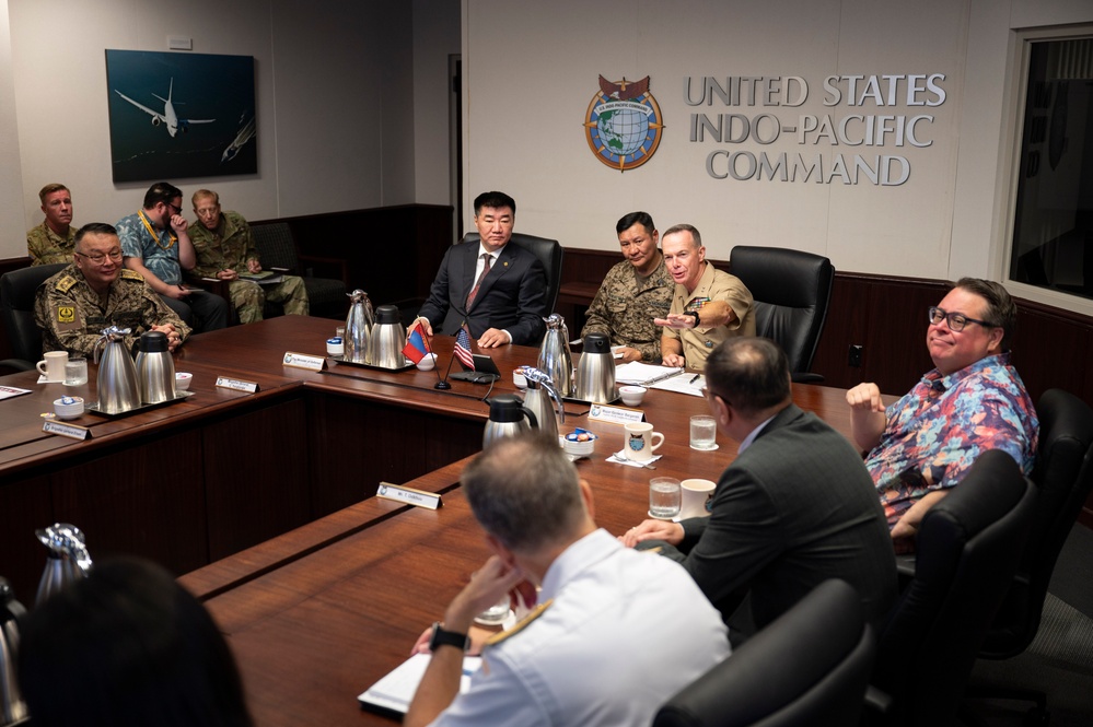 Mongolian Minister of Defense visits U.S. Indo-Pacific Command