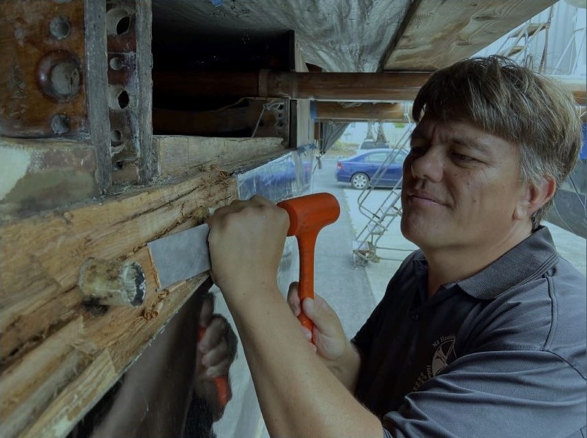 Historic Hawaiian Voyaging Canoe Fosters Human Connections During Pearl Harbor Visit