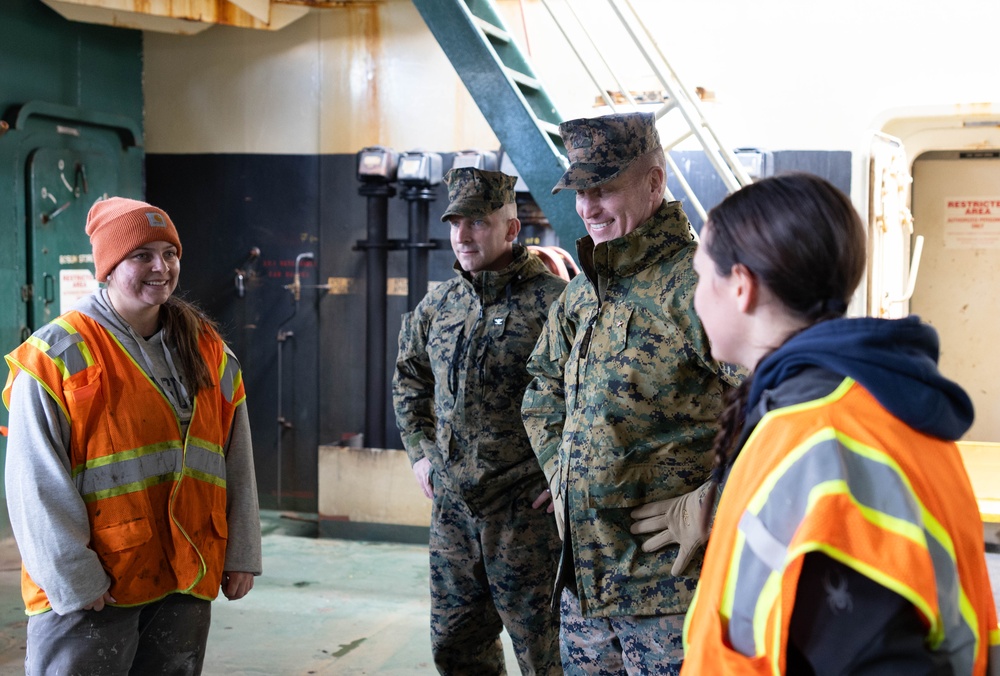 Brig. Gen. Kevin Collins visits MCAS Iwakuni