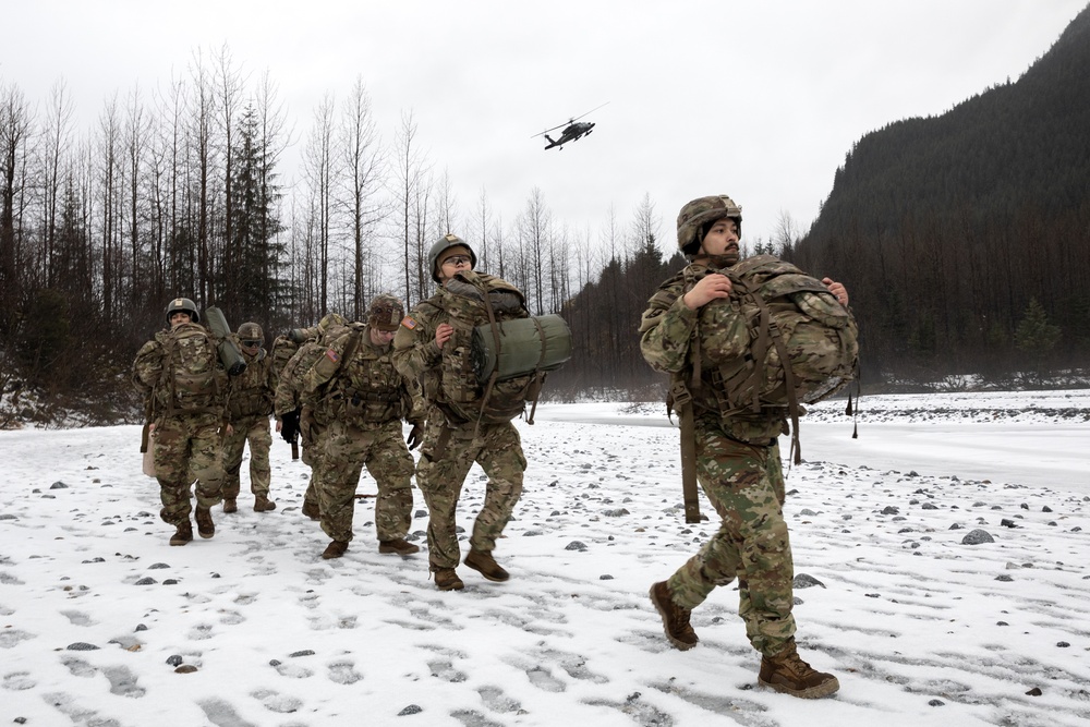 AKARNG infantry and aviators team up during winter FTX