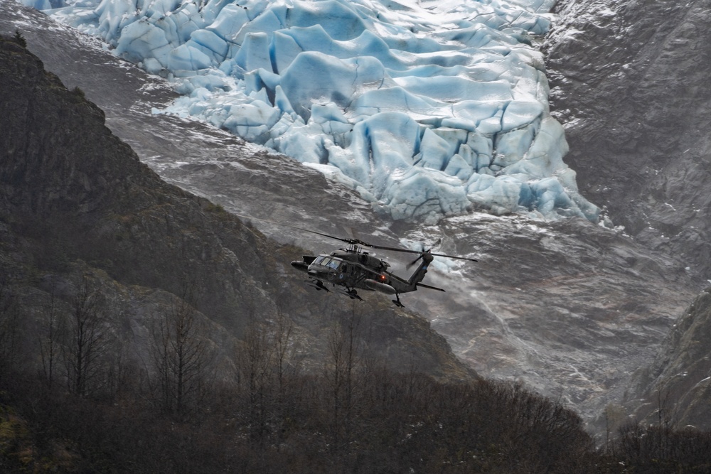 AKARNG infantry and aviators team up during winter FTX