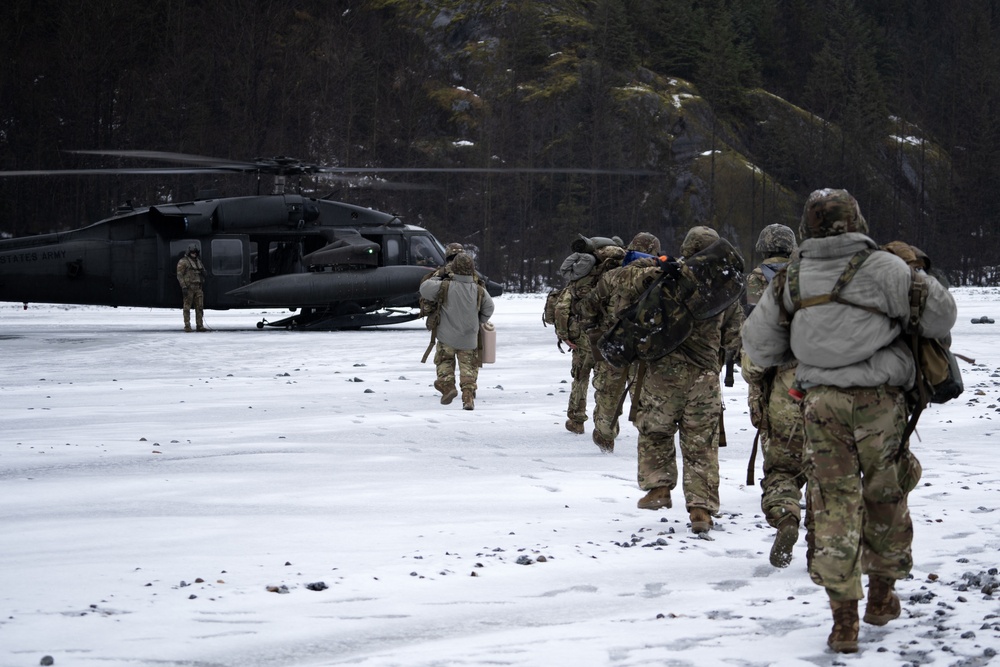 AKARNG infantry and aviators team up during winter FTX