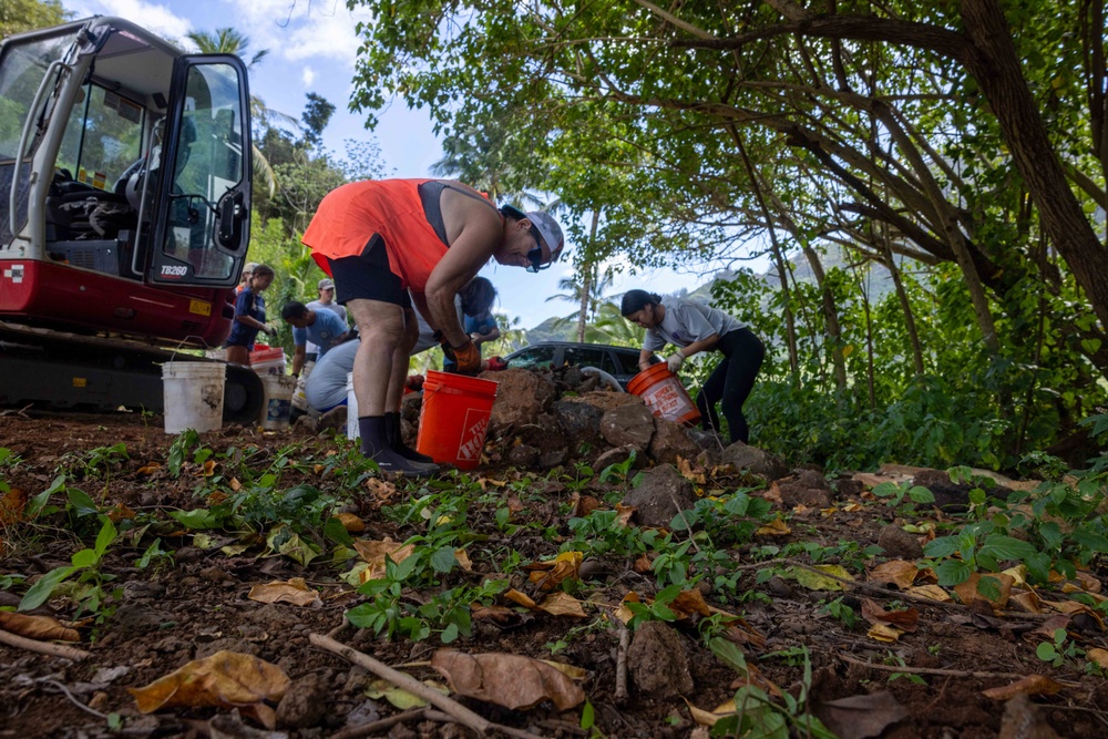 PMRF Sailors and Civilians Volunteer at Alakoko Fish Pond