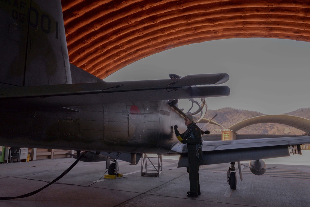 ROKAF pilots prepare for take of during Buddy Squadron 25-4